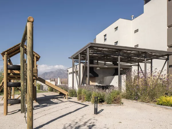 Edificio Los Cipreses 6